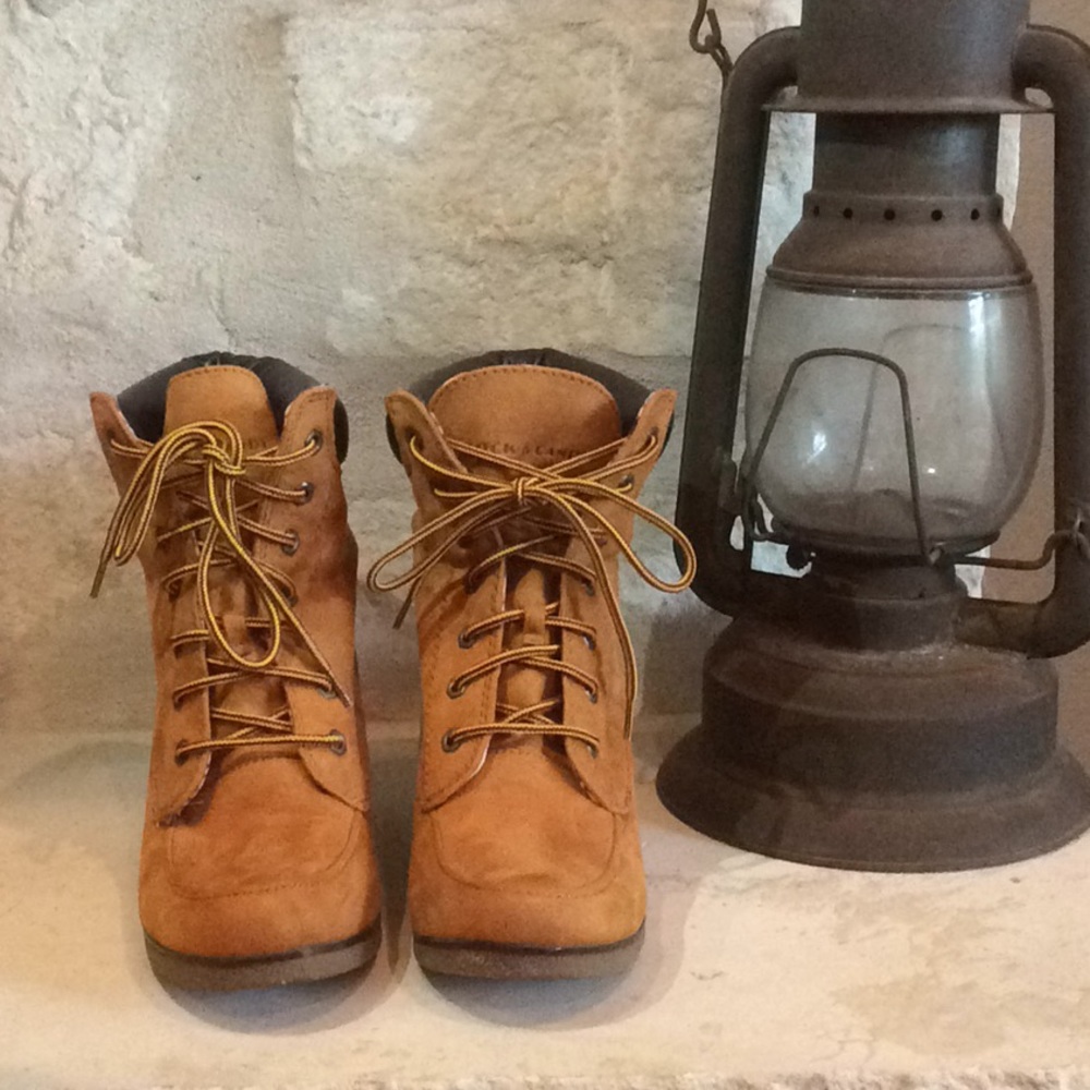 Worm once! Combat booties